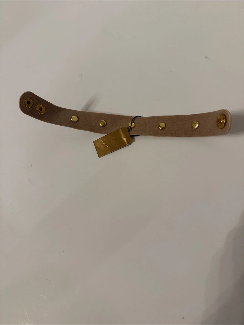 NEW BRACELET CREAM LEATHER GOLD TONE T MEDALLIONS SNAP CLOSE 7.5”-8”